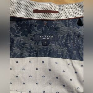 Stunning TED BAKER button down blouse